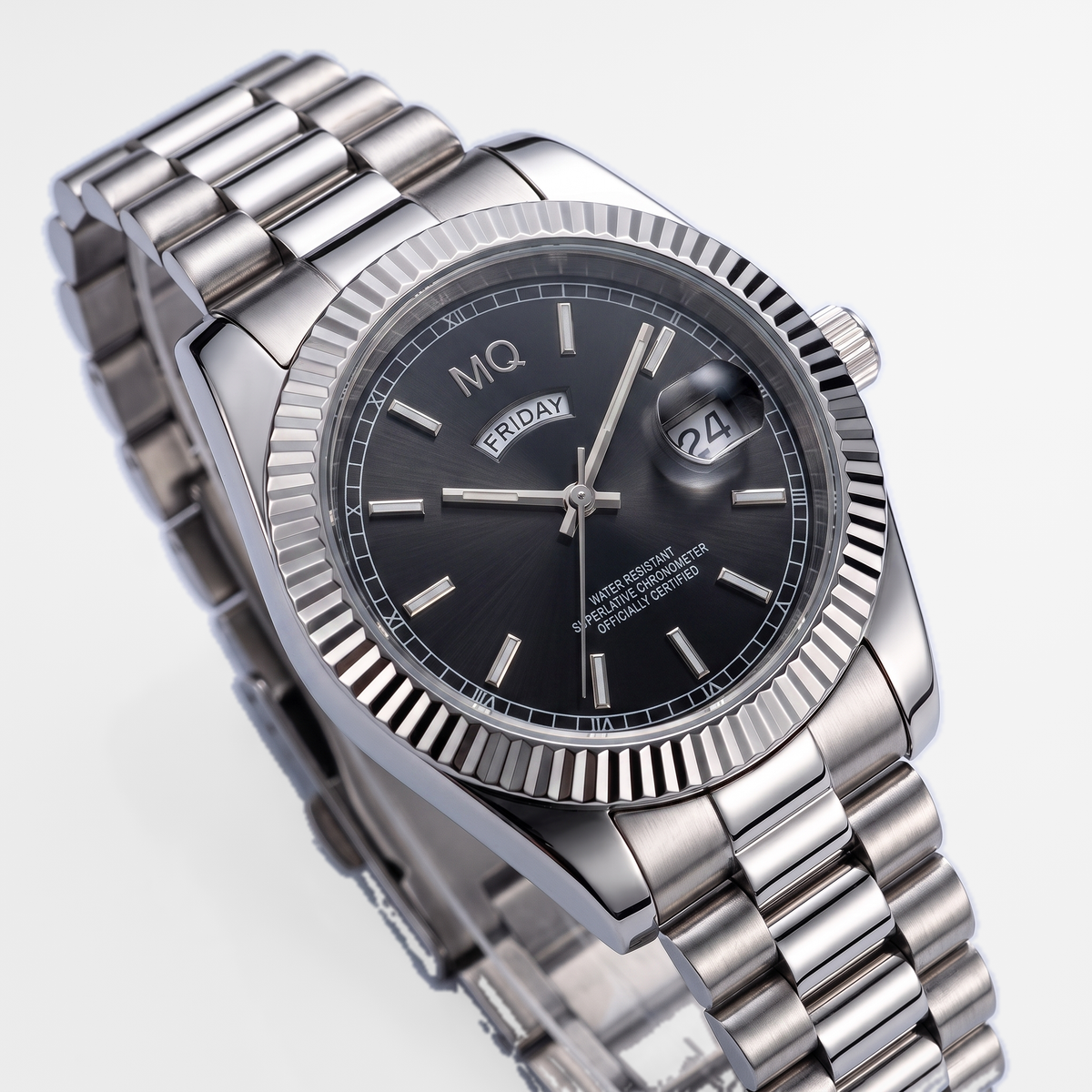MQ Nocturne black-dial quartz - side profile